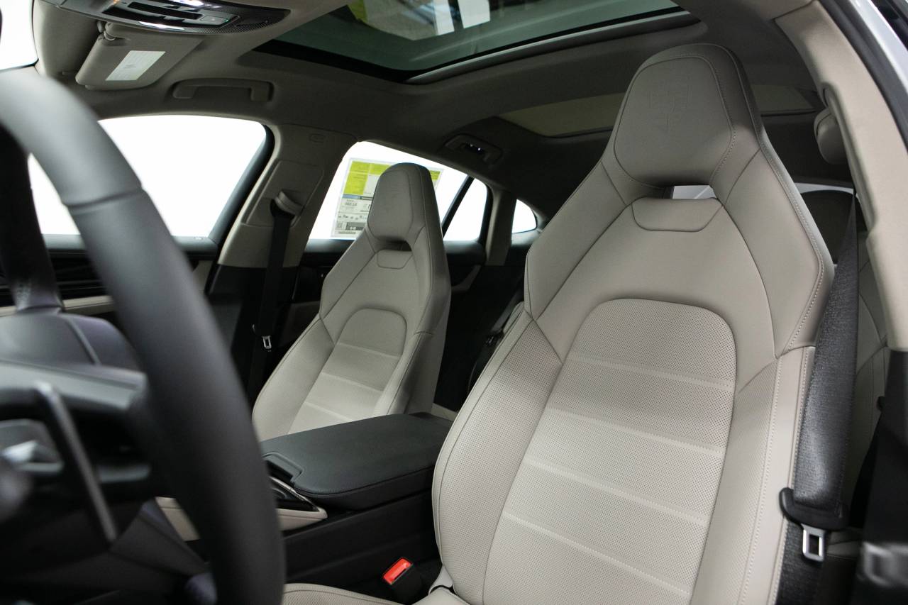 Thumbnail: 2026 Porsche Panamera - 5