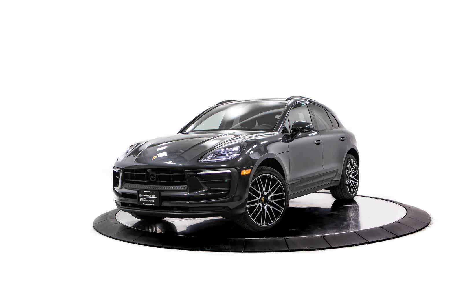 Thumbnail: 2026 Porsche Macan - 1