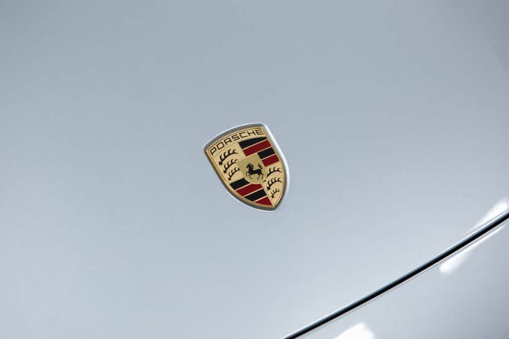 Thumbnail: 2022 Porsche Taycan - 19