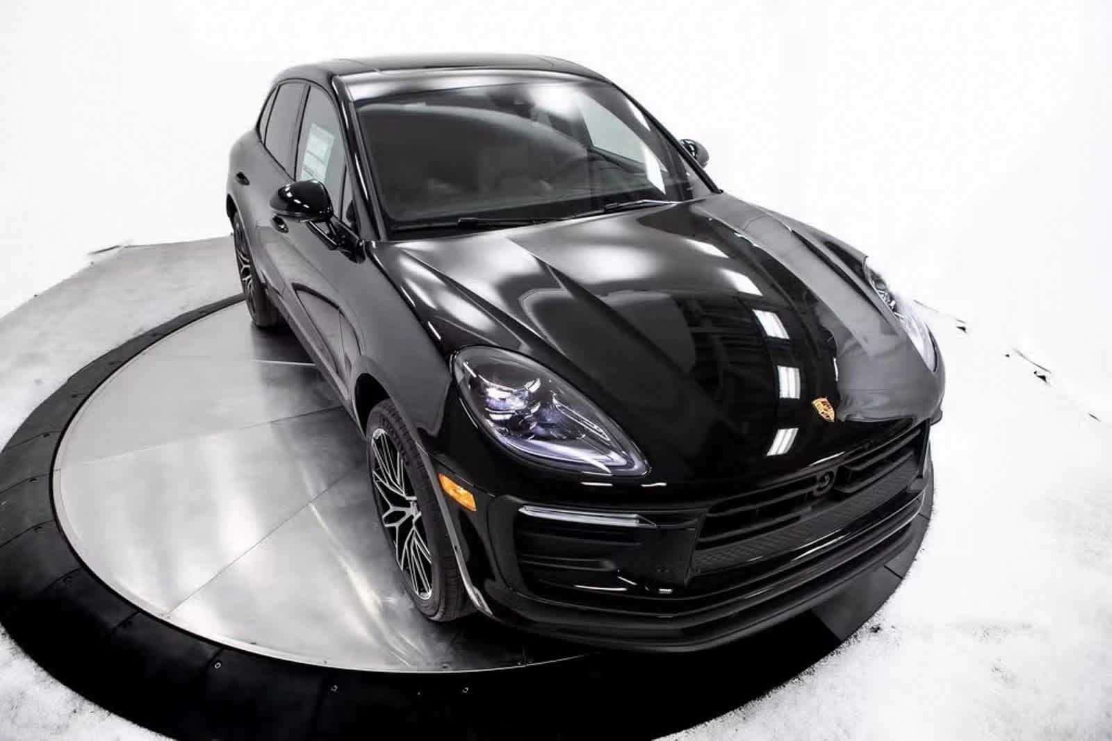 Thumbnail: 2025 Porsche Macan - 39