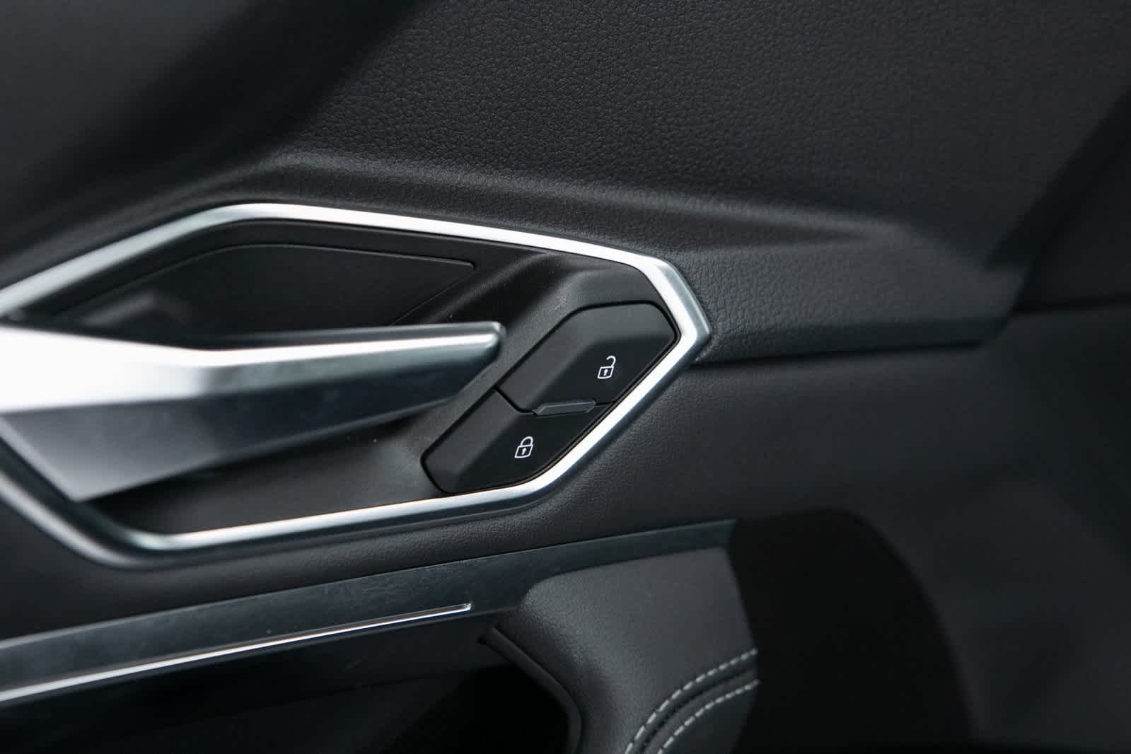 Thumbnail: 2022 Audi e-tron - 19