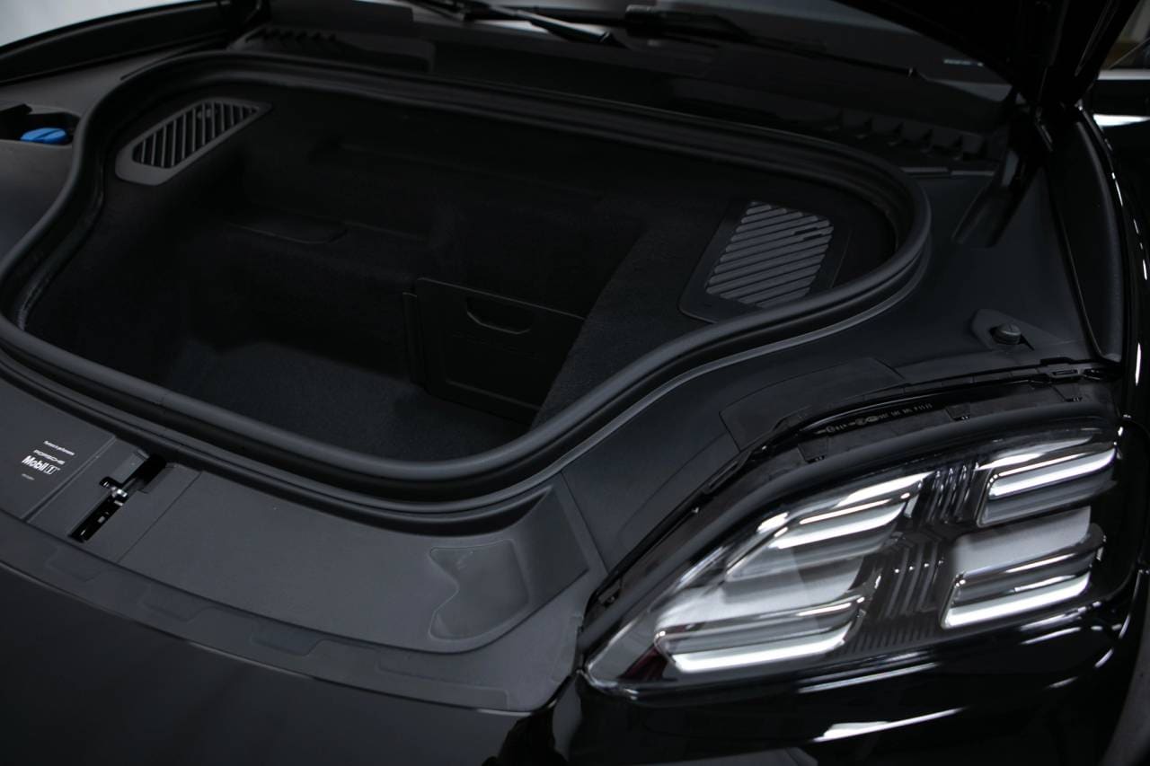 Thumbnail: 2026 Porsche Macan - 38
