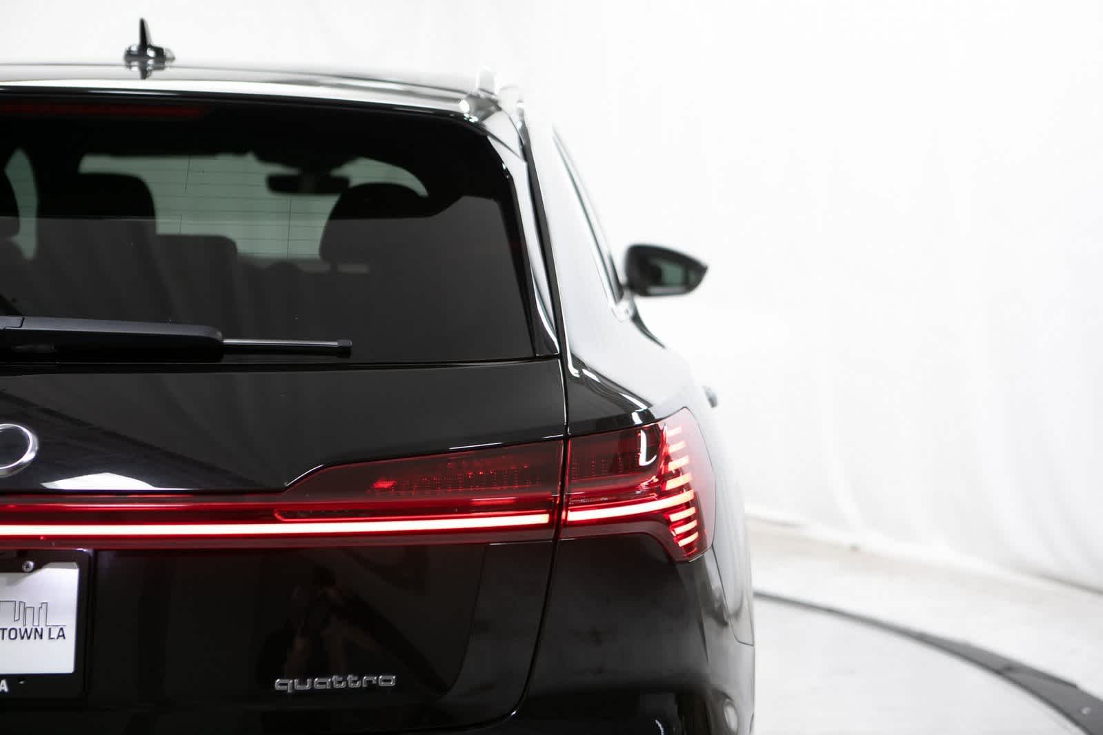 Thumbnail: 2022 Audi e-tron - 37