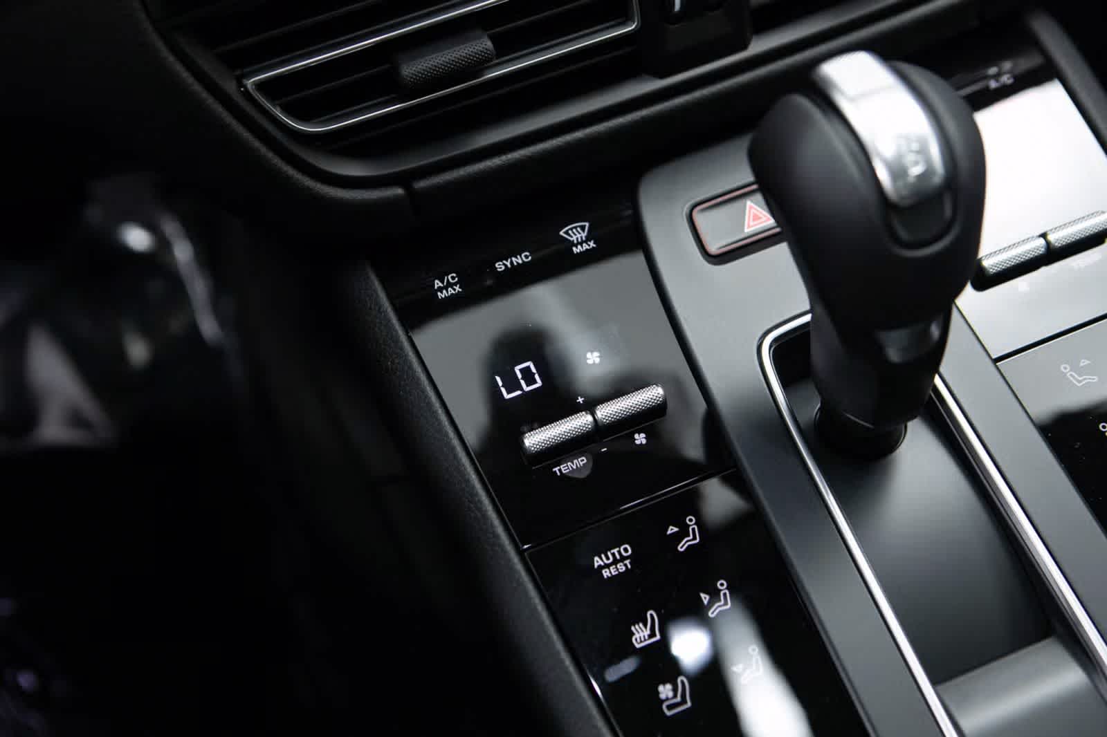 Thumbnail: 2026 Porsche Macan - 28