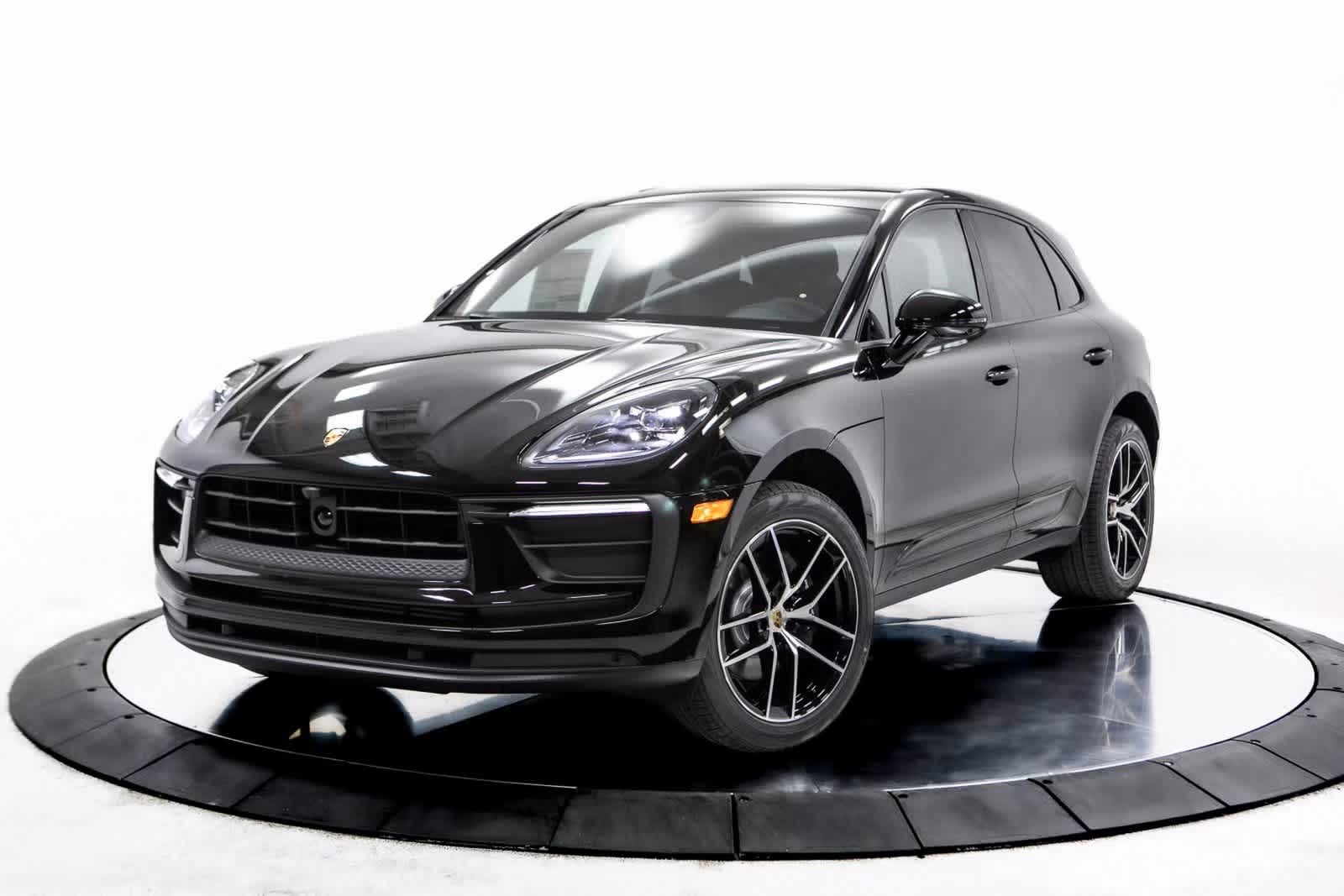Thumbnail: 2025 Porsche Macan - 1