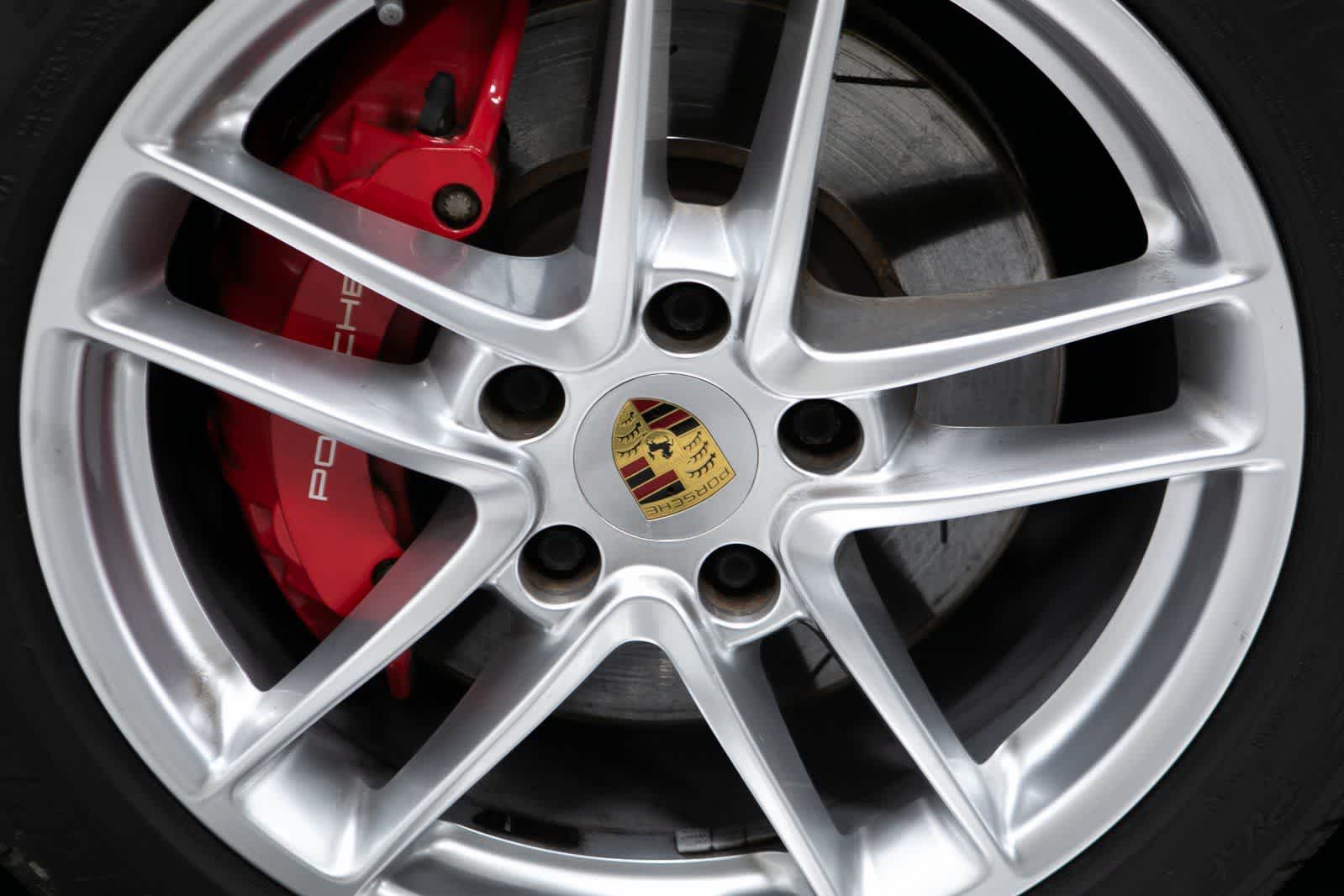 Thumbnail: 2022 Porsche Panamera - 11