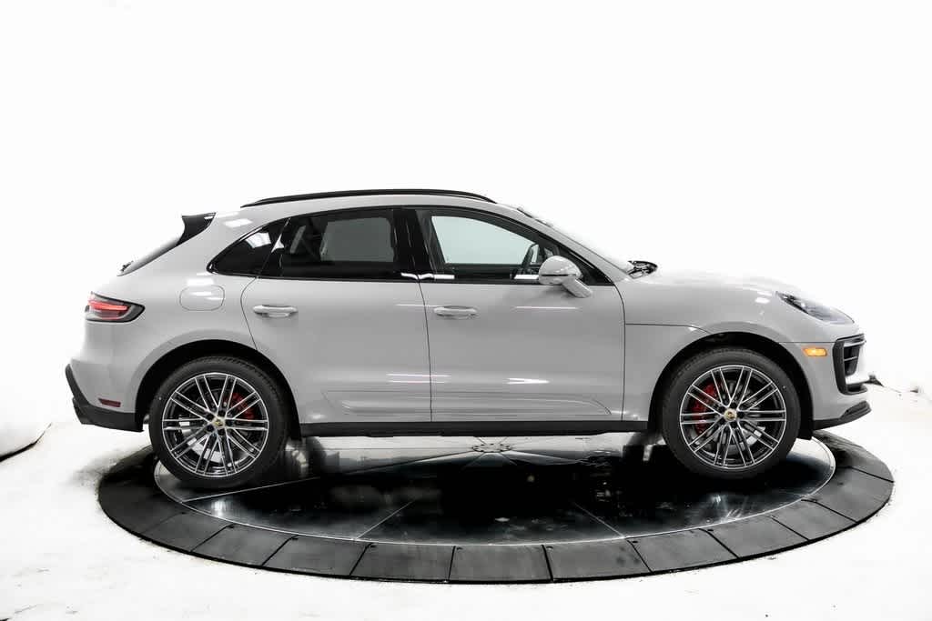Thumbnail: 2025 Porsche Macan - 8