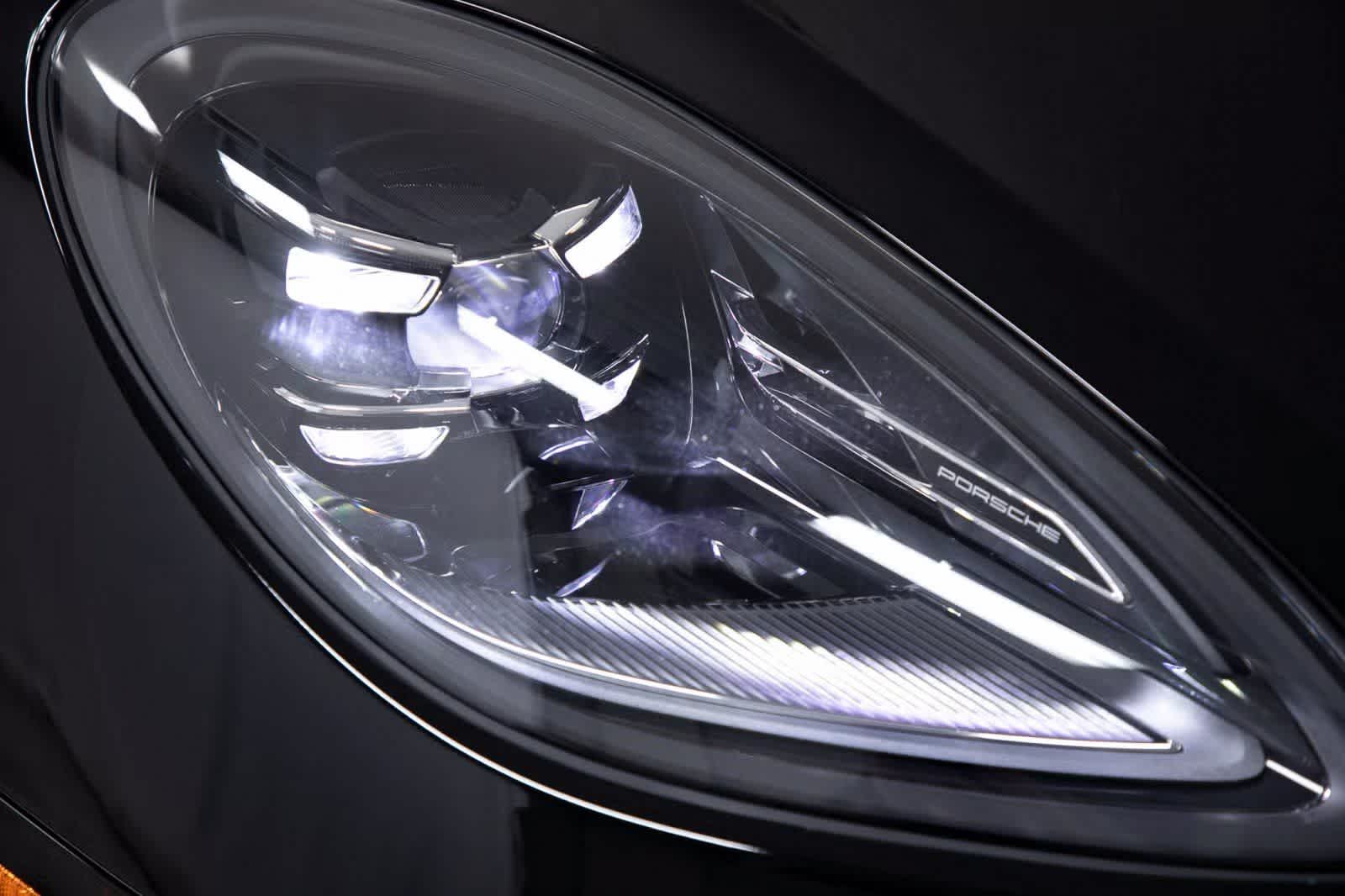 Thumbnail: 2025 Porsche Macan - 33