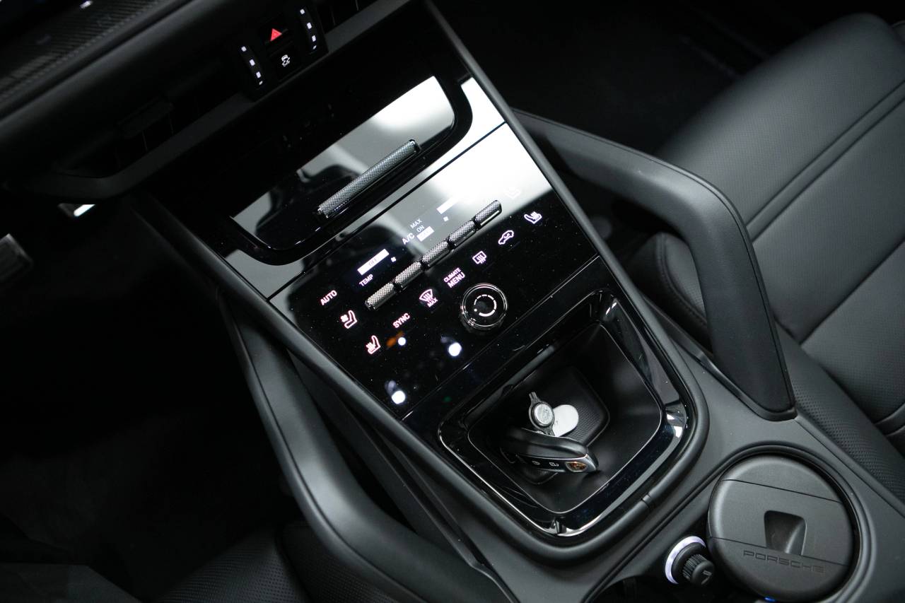 Thumbnail: 2026 Porsche Cayenne - 29