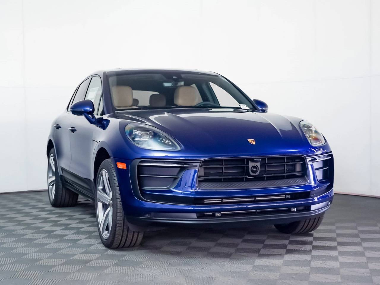 Thumbnail: 2025 Porsche Macan - 8