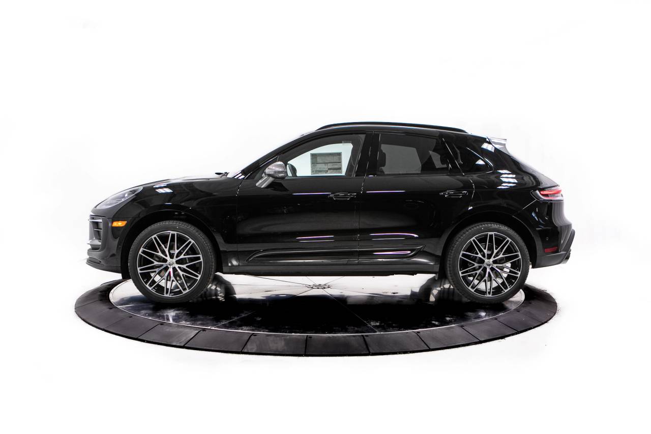 Thumbnail: 2026 Porsche Macan - 2