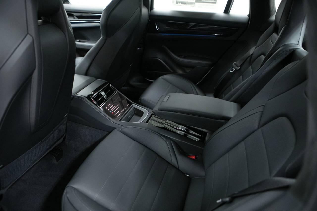 Thumbnail: 2026 Porsche Panamera - 38