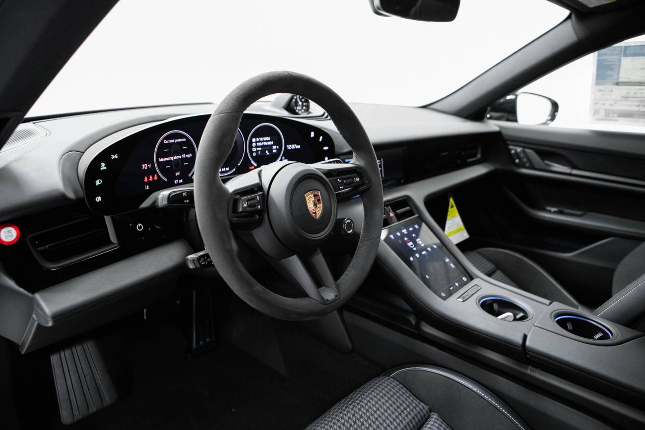 Thumbnail: 2026 Porsche Taycan - 4