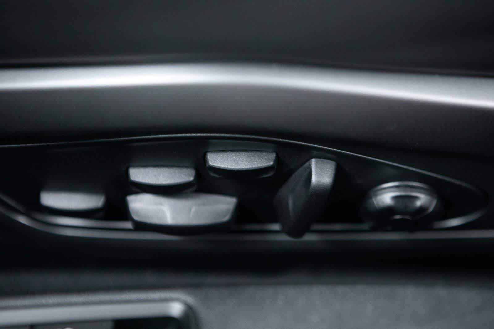 Thumbnail: 2025 Porsche 911 - 17