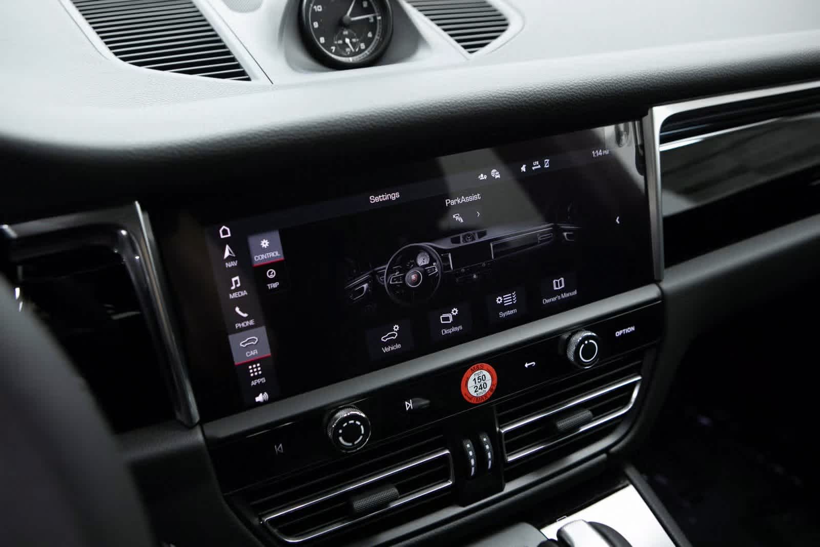 Thumbnail: 2025 Porsche Macan - 15