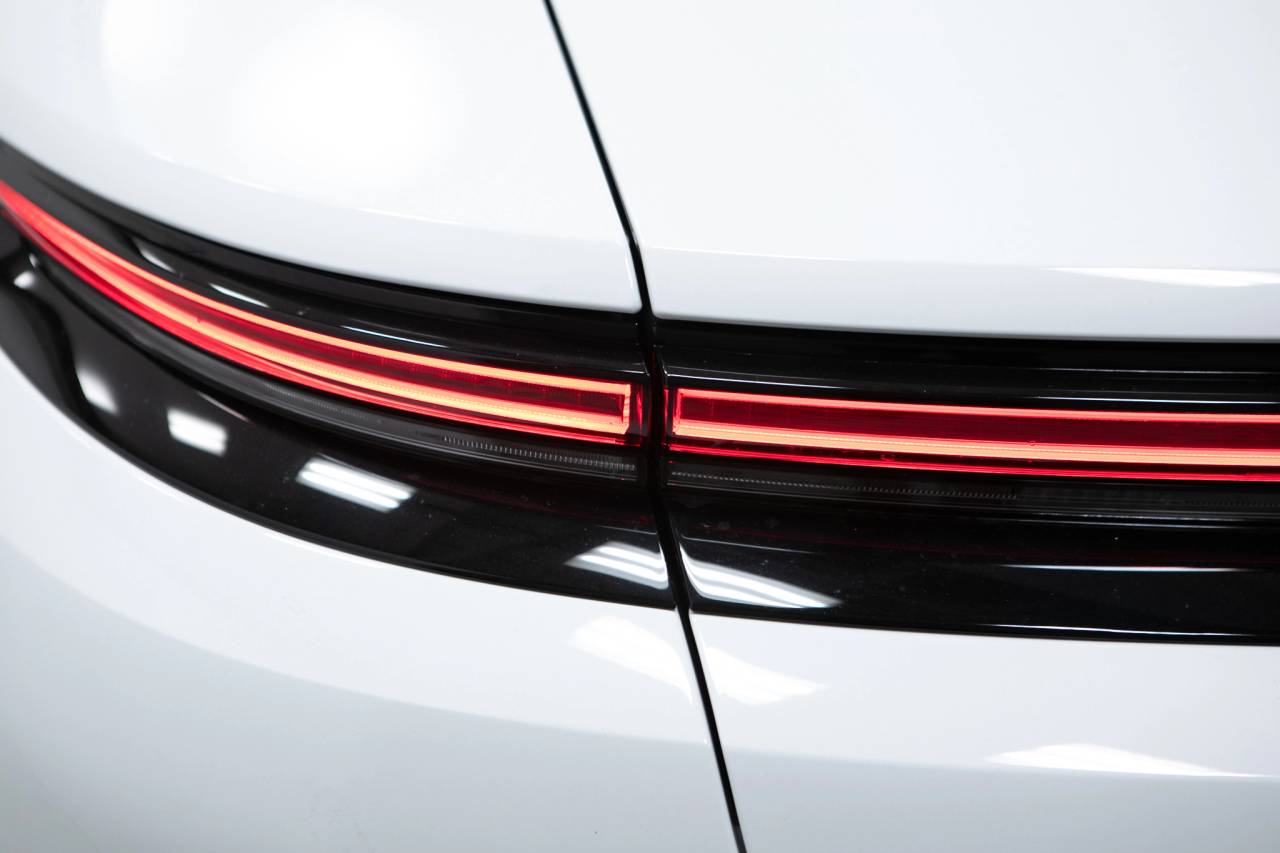 Thumbnail: 2026 Porsche Panamera - 16