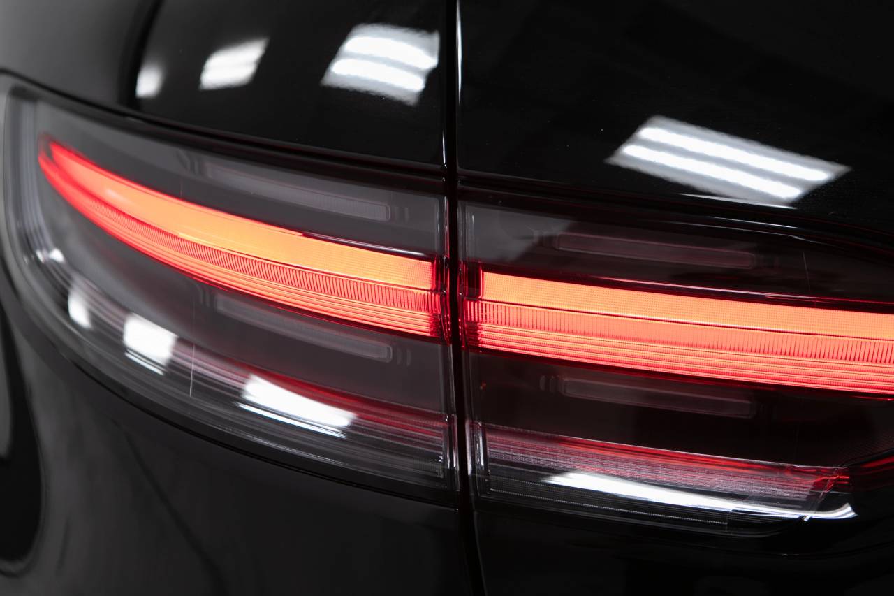 Thumbnail: 2026 Porsche Macan - 16