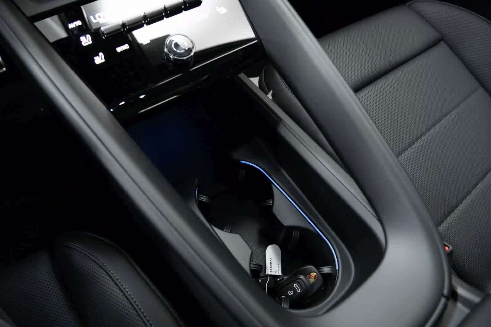 Thumbnail: 2025 Porsche Macan - 24