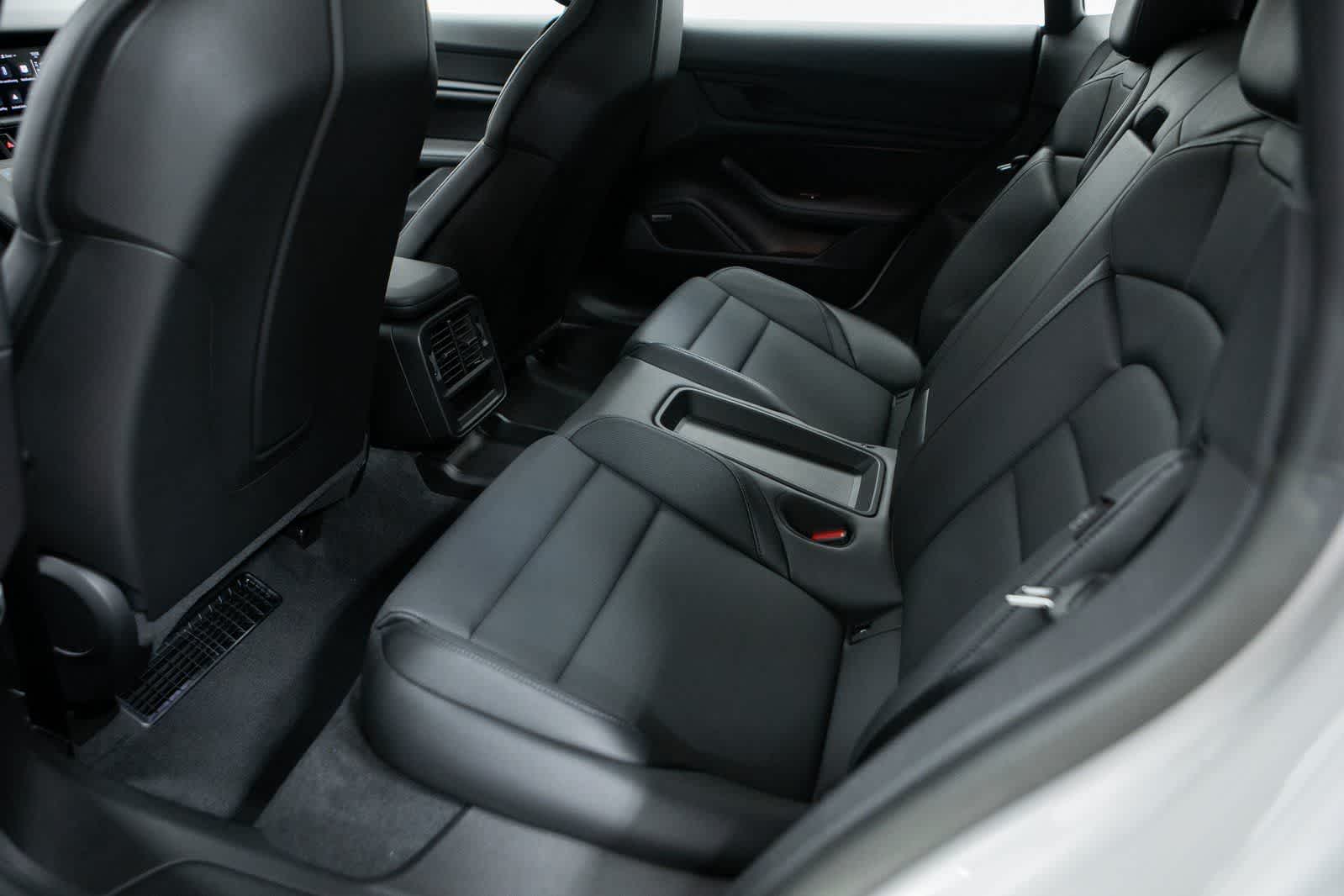 Thumbnail: 2024 Porsche Taycan - 27