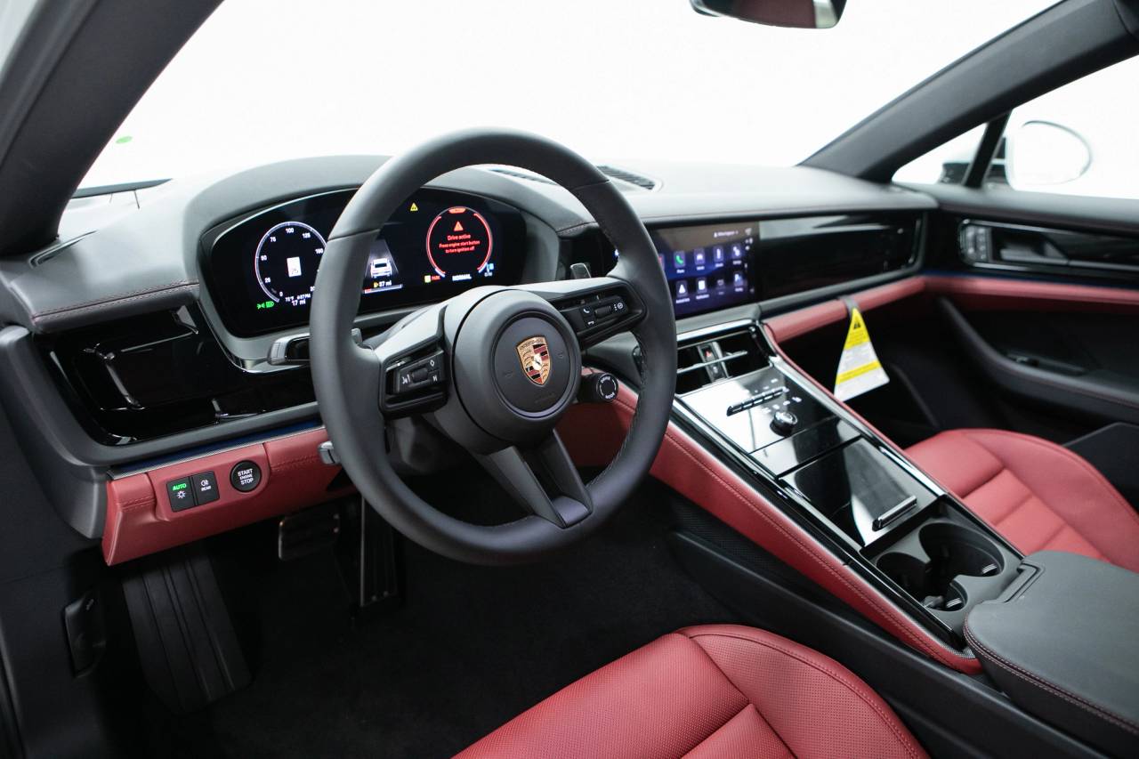 Thumbnail: 2026 Porsche Panamera - 4