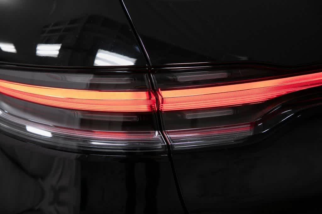 Thumbnail: 2025 Porsche Macan - 36
