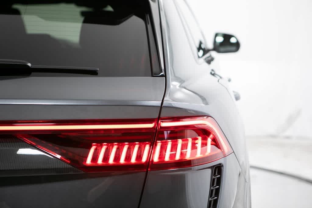 Thumbnail: 2023 Audi RS Q8 - 32