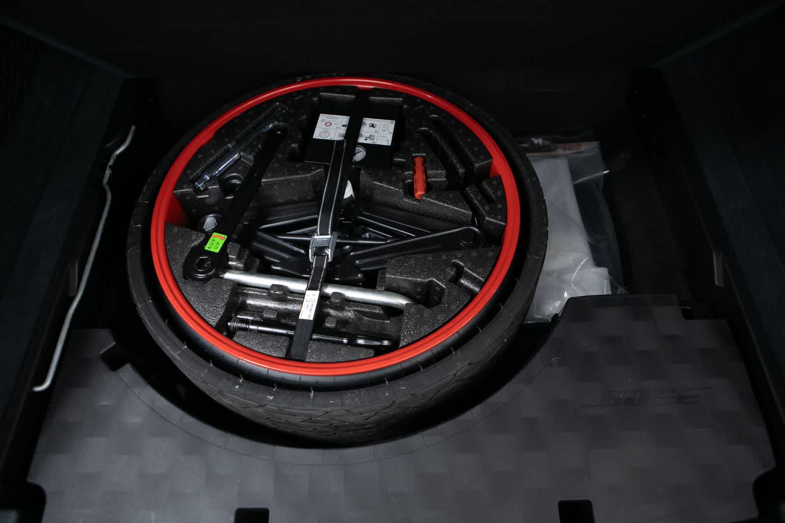 Thumbnail: 2023 Porsche Cayenne - 38