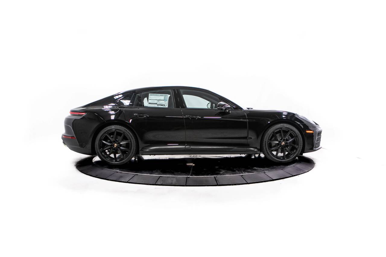 Thumbnail: 2026 Porsche Panamera - 8
