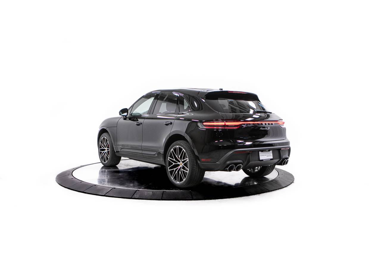Thumbnail: 2026 Porsche Macan - 3