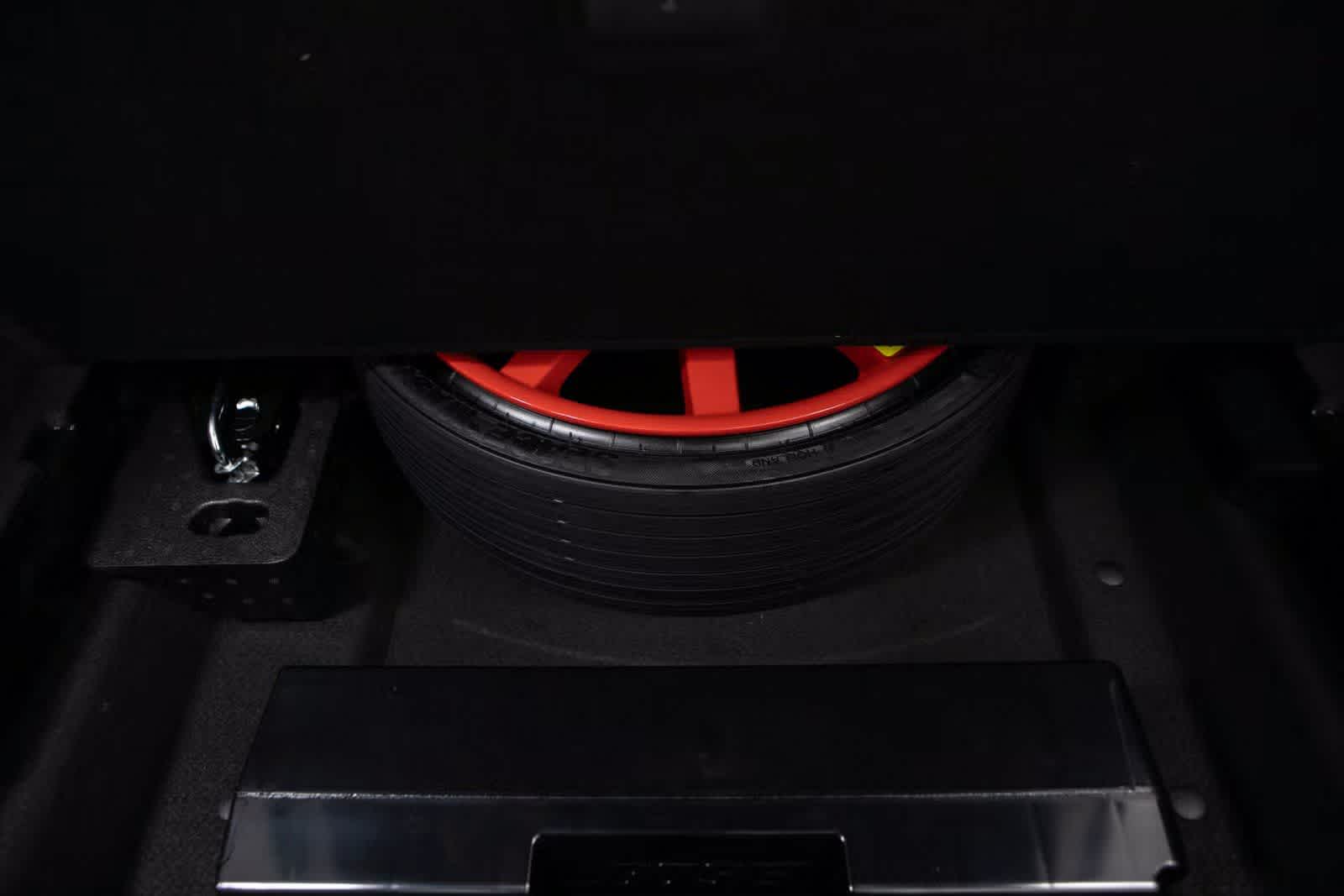 Thumbnail: 2025 Porsche Macan - 31