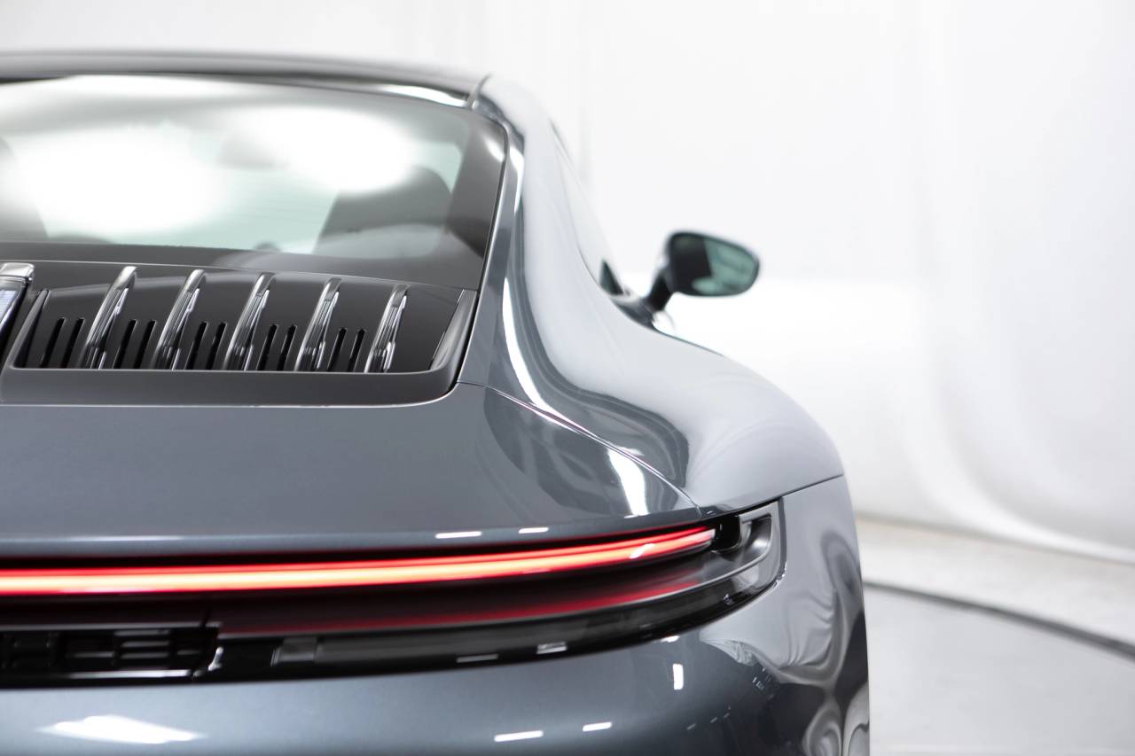 Thumbnail: 2026 Porsche 911 - 18