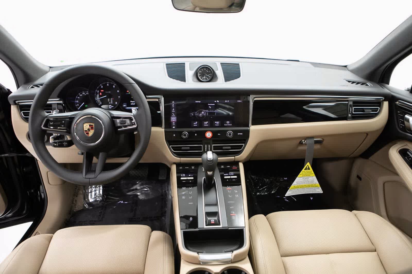 Thumbnail: 2026 Porsche Macan - 13