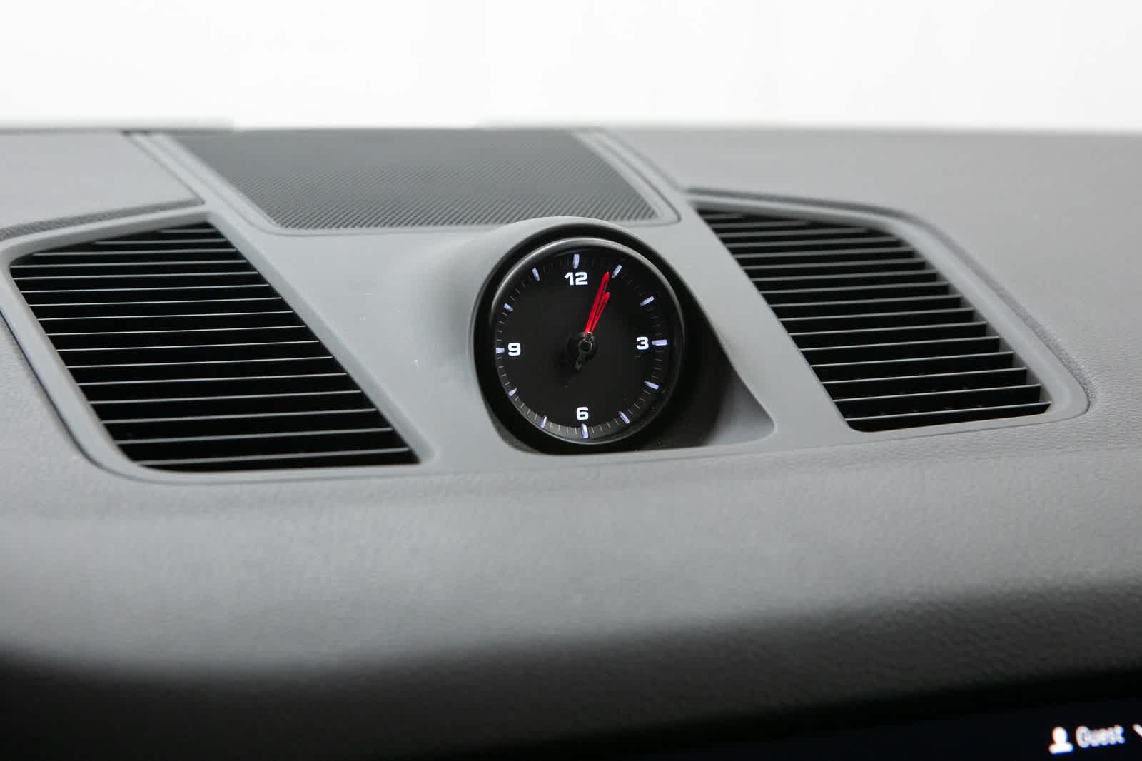 Thumbnail: 2023 Porsche Cayenne - 32