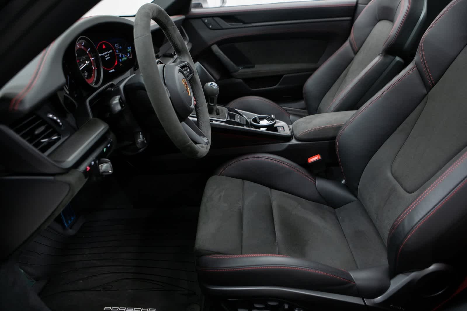 Thumbnail: 2024 Porsche 911 - 16