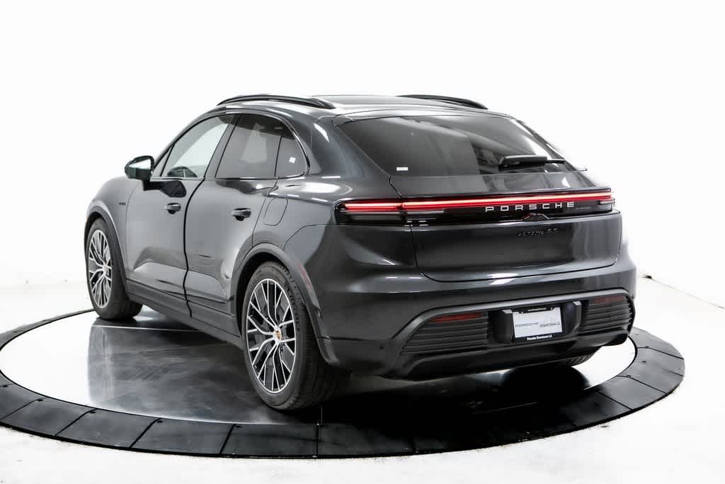 Thumbnail: 2025 Porsche Macan - 3