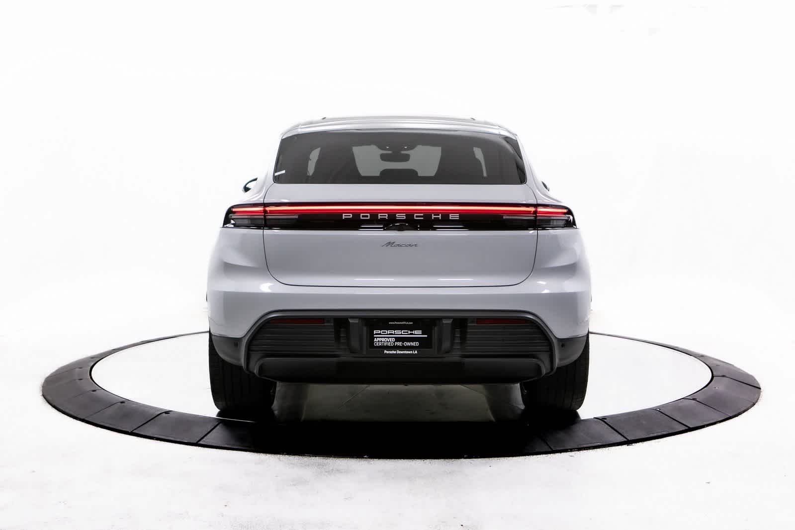 Thumbnail: 2025 Porsche Macan - 6
