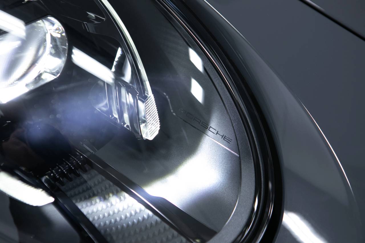 Thumbnail: 2026 Porsche 911 - 13