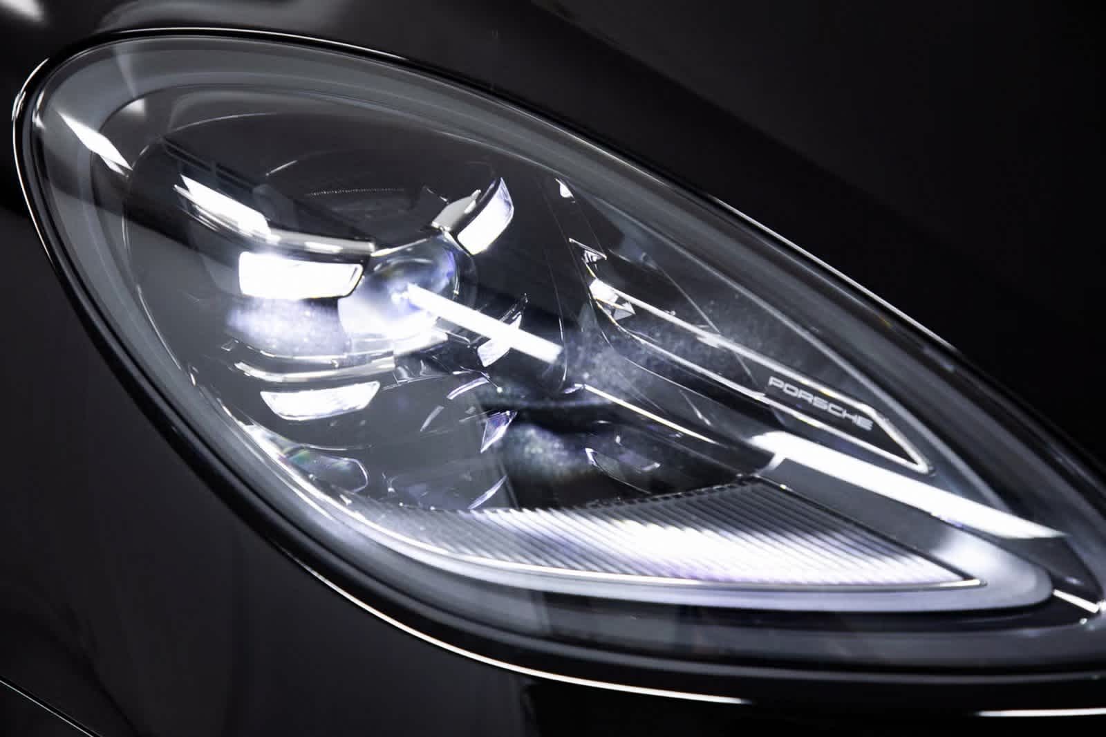 Thumbnail: 2025 Porsche Macan - 33