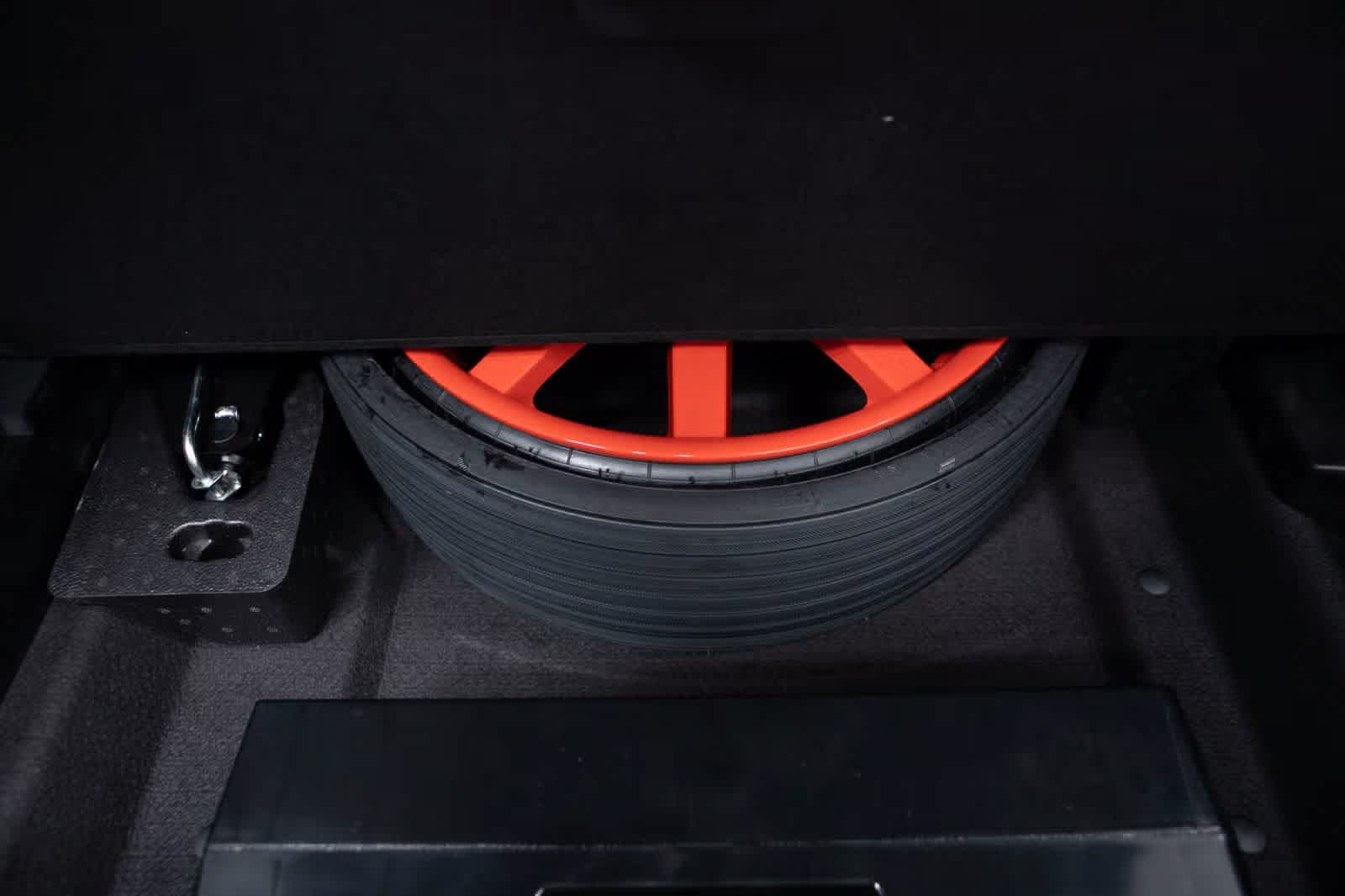 Thumbnail: 2026 Porsche Macan - 40