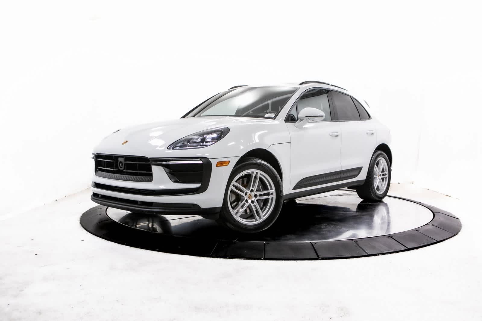 2023 Porsche Macan Base