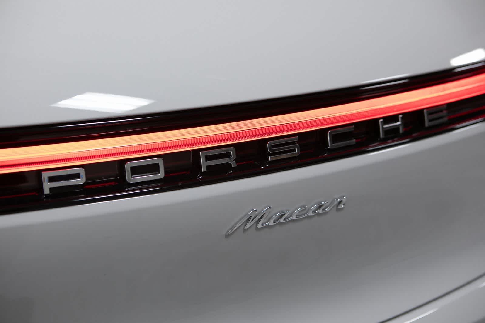 Thumbnail: 2025 Porsche Macan - 36