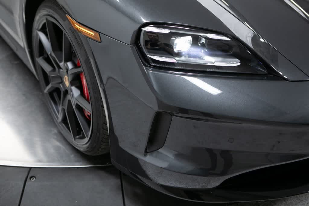 Thumbnail: 2025 Porsche Taycan - 12
