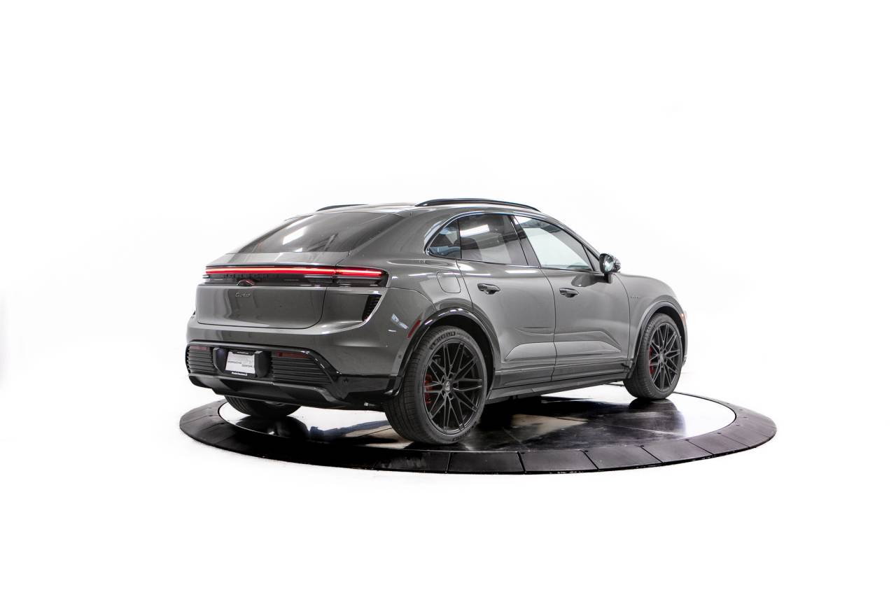 Thumbnail: 2025 Porsche Macan - 7