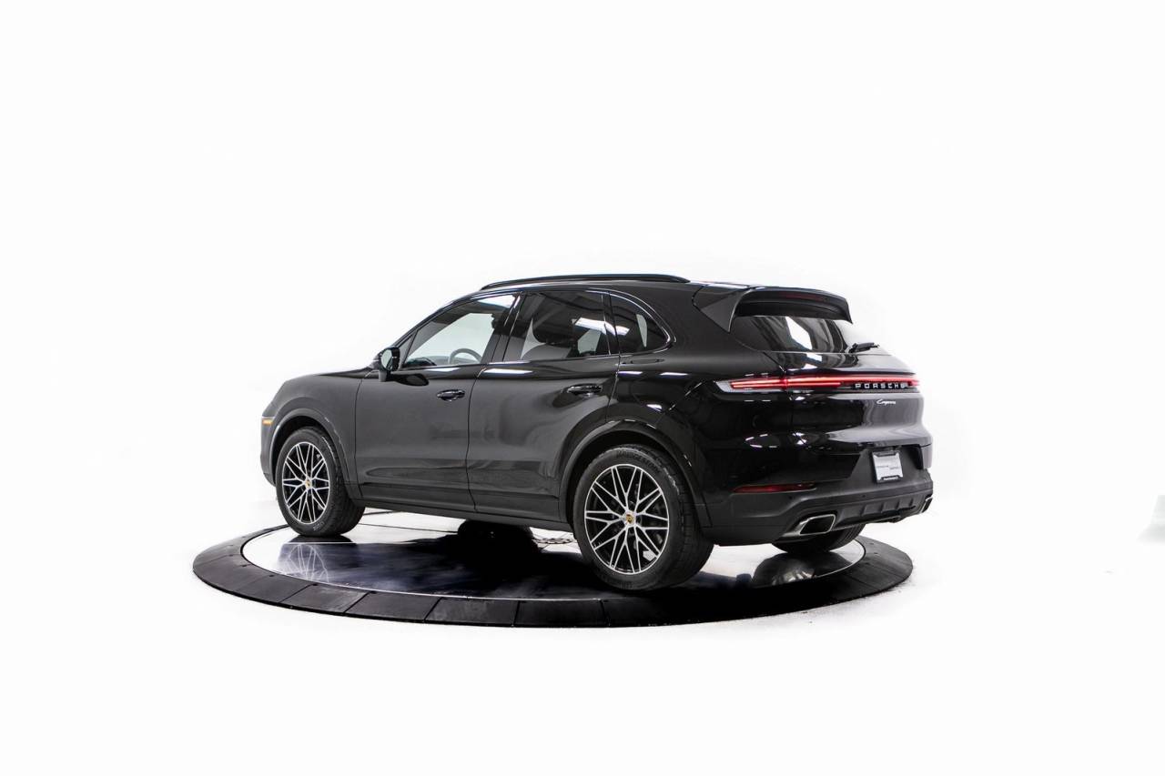 Thumbnail: 2026 Porsche Cayenne - 3