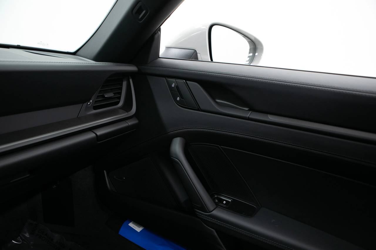 Thumbnail: 2026 Porsche 911 - 27