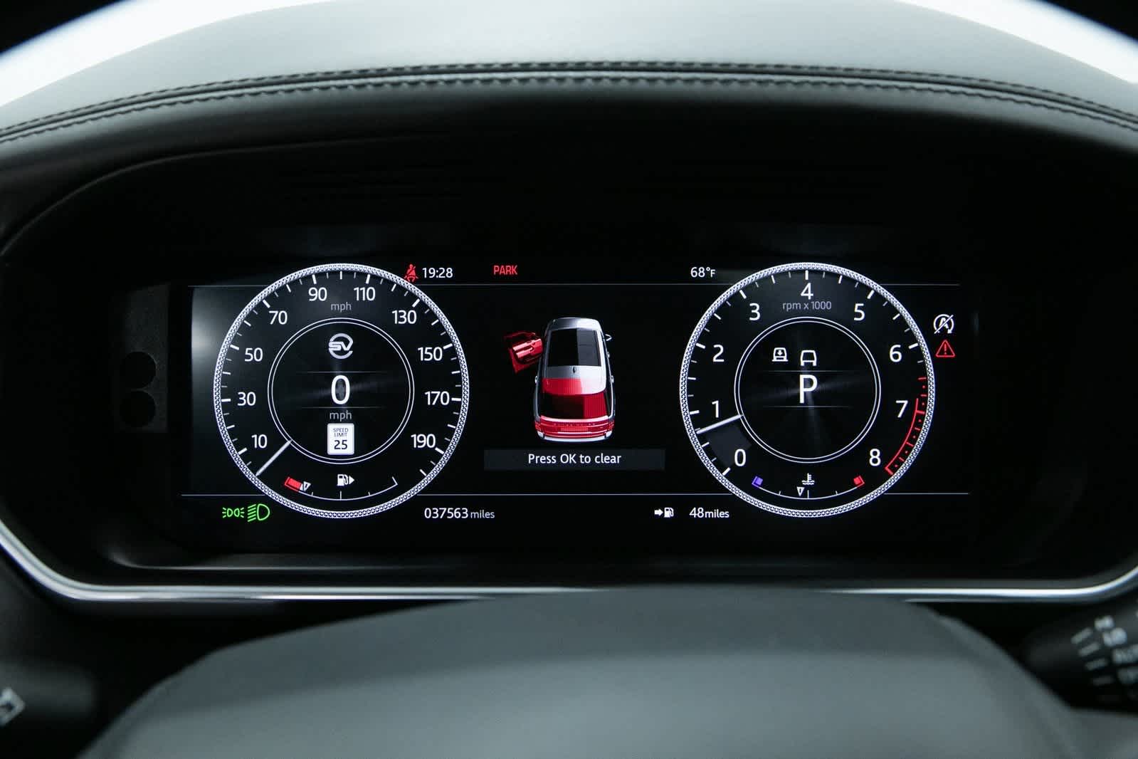 Thumbnail: 2021 Land Rover Range Rover - 19