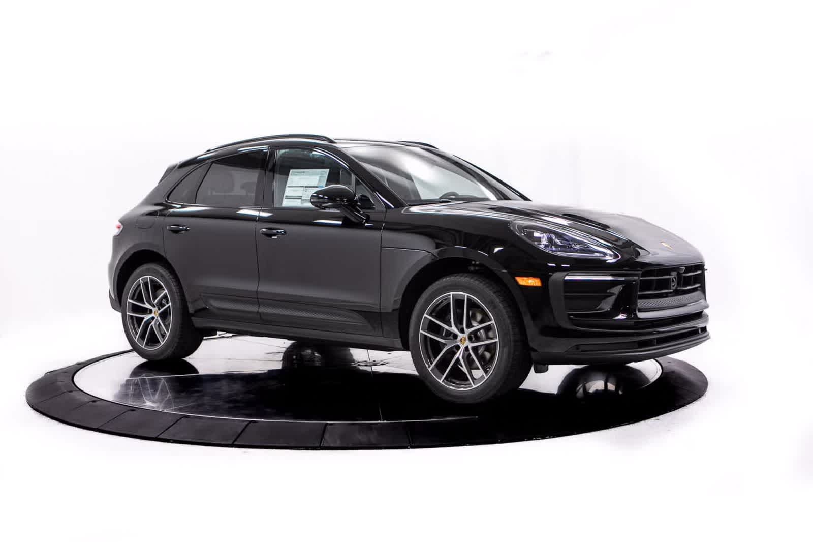 Thumbnail: 2026 Porsche Macan - 8