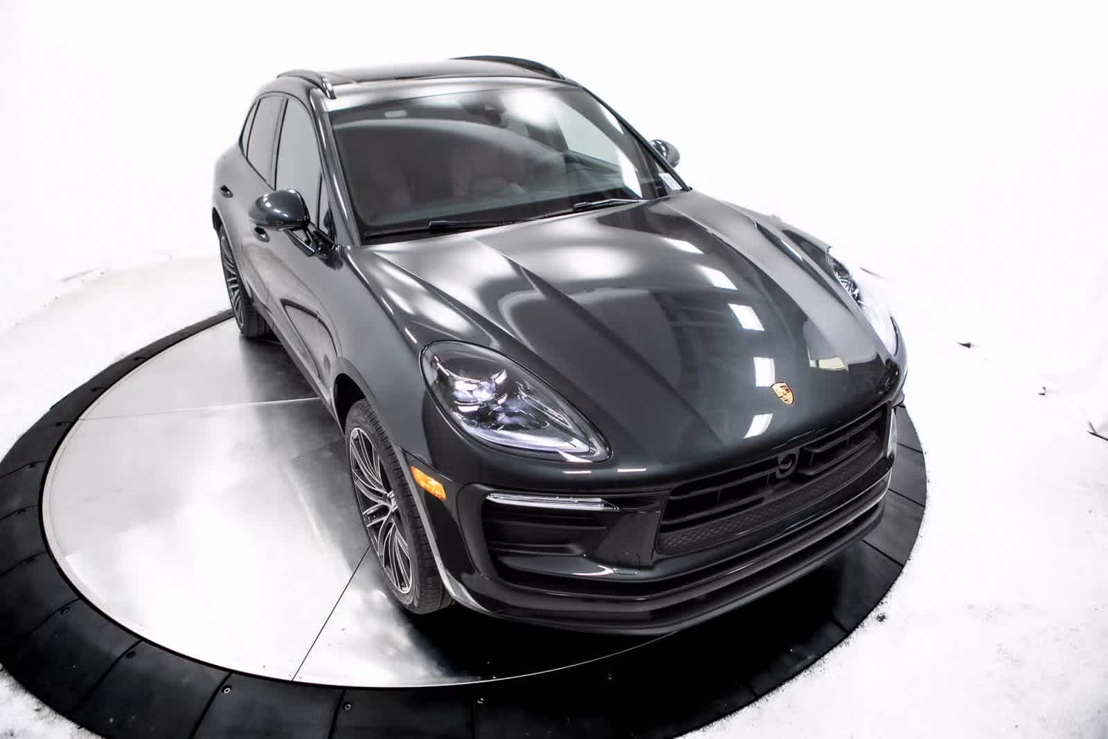 Thumbnail: 2025 Porsche Macan - 39