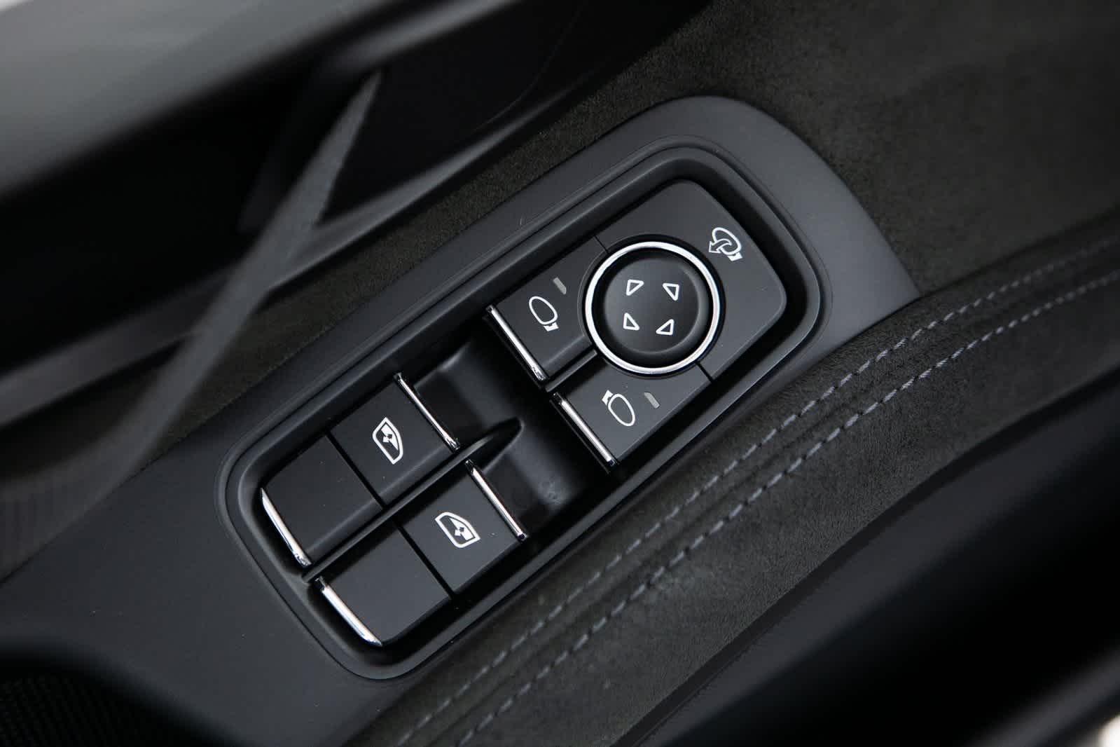 Thumbnail: 2022 Porsche  - 17