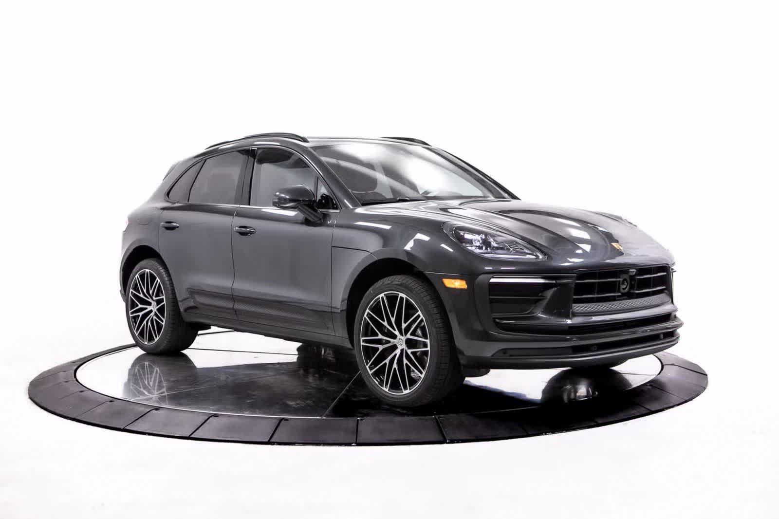 Thumbnail: 2026 Porsche Macan - 9